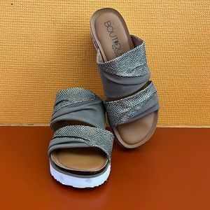 Women’s wedge shoe